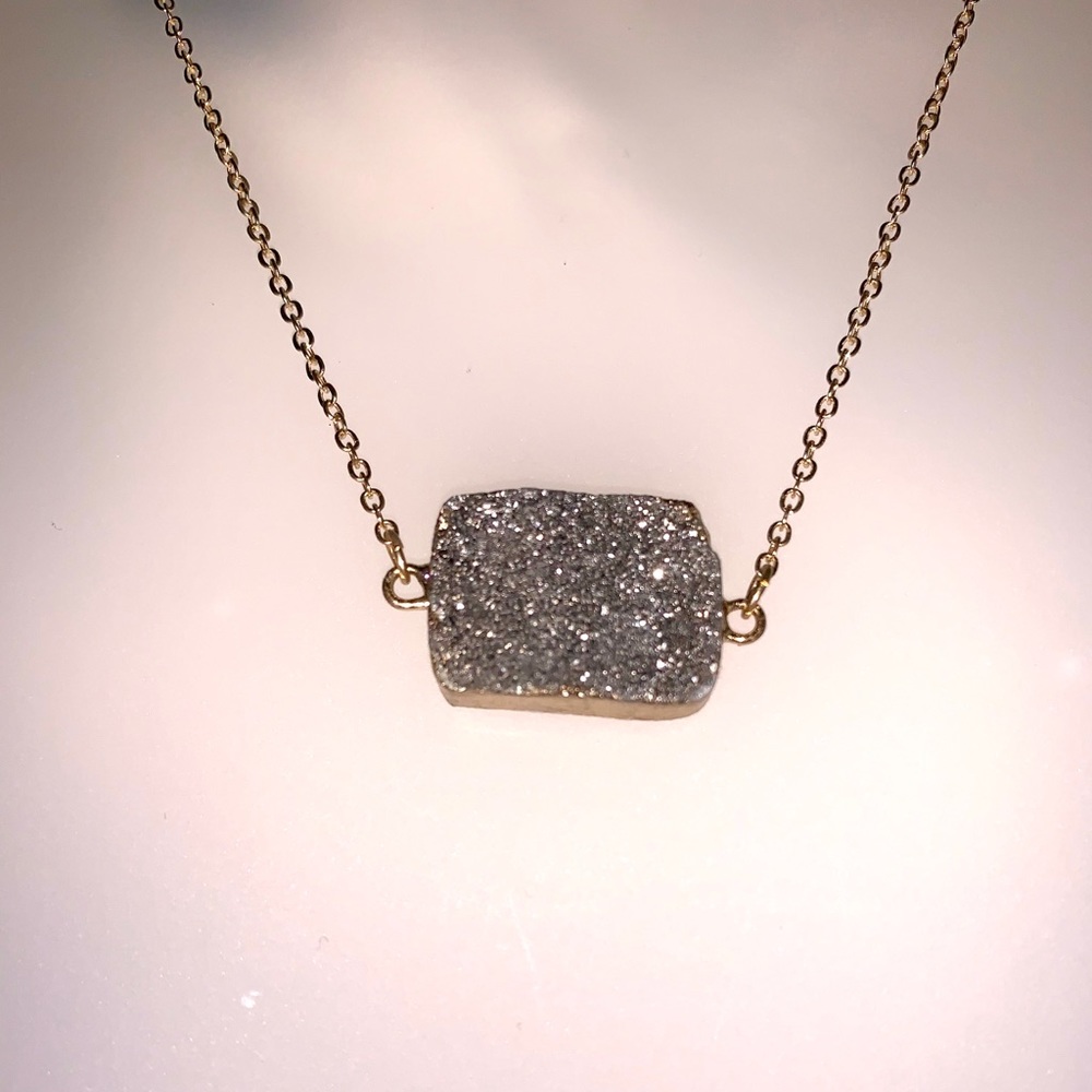 Beautiful rock crystal gold necklace